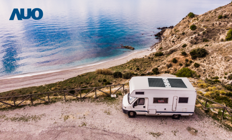 「可撓輕量化太陽光電板SunCurva」使用輕量特殊耐候型複合板取代傳統太陽能板的玻璃前板，不僅降低70%重量，每米平方僅3Kg；具有抗衝擊性能及通過電磁相容性測試，可應用於交通運輸工具，如露營車、遊艇等